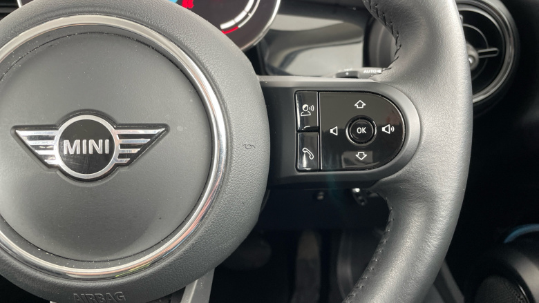 MINI Hatchback 1.5 Cooper Classic 3dr Auto [Comfort Pack] Petrol Hatchback